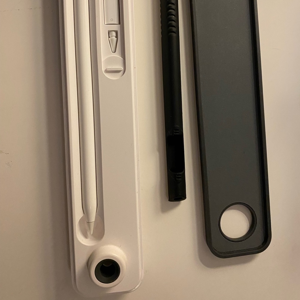 Apple Pencil (1st gen) with case and accessories